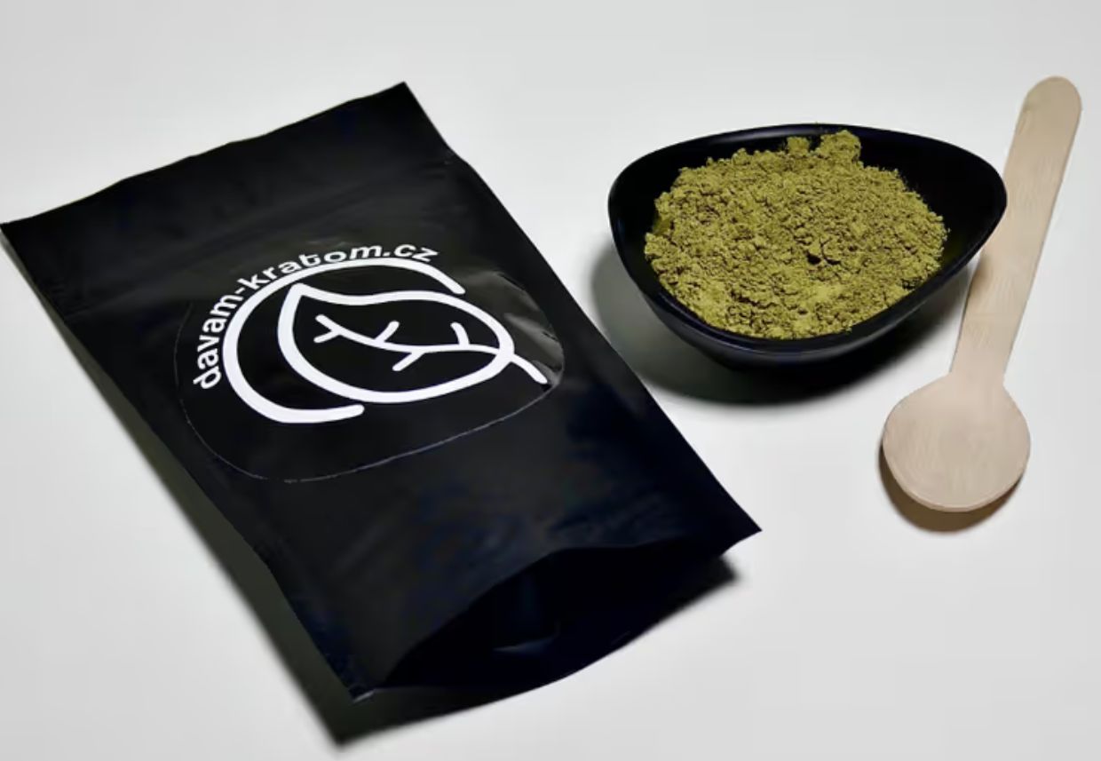 První setkání s kratomem: Co by měl vědět každý začátečník?